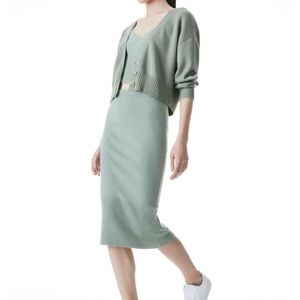 Alice and Olivia set